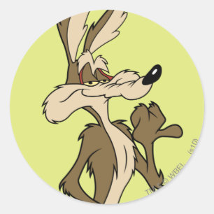 WILE E. COYOTE™ Ser stolt ut Runt Klistermärke