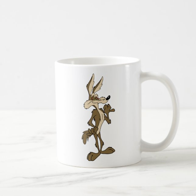 WILE E. COYOTE™ Tittar stolt Kaffemugg (Höger)