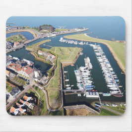 Willemstad in Nederland met moderne haven. Musmatta