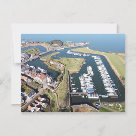 Willemstad in Nederland met moderne haven. Vykort