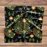 William Morris Arts och Crafts Mönster Sjal<br><div class="desc">Anpassad från William Morris vintage tapet,  1917,  kallad "persian",  artighetsy of Brooklyn Museum. Jag fördjupade färg och lade till fjärilarna,  drakerna och vissa kurser.</div>