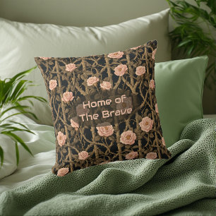 William Morris Chic Rose Trellis Home of the Brave Kudde