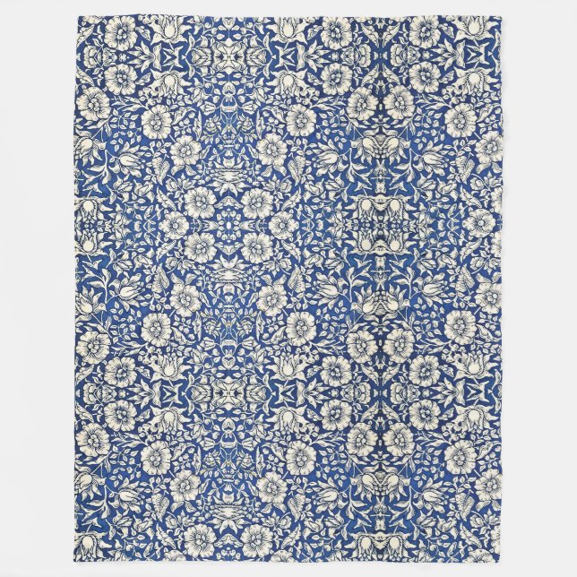 William Morris Mallow Flowers Blommigt Blue White Fleecefilt (Framsidan)