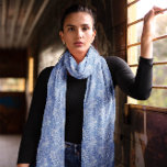 William Morris Marigold Blue Sjal<br><div class="desc">Öka din vardrobe med den här eleganten scarf och visa den tidlösa "Marigold"-mönster av William Morris i en häpnadsväckande blå och vit färg palett. Perfekt för att lägga till en aning sofistikering till vilken utrustning som helst. Den är idealisk för att skrapa, knacka eller slå in för att komplettera avslappnad...</div>