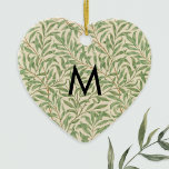 William Morris Patterned Willow Bough Monogram Julgransprydnad Keramik<br><div class="desc">Denna elegant är ett prydnadsföremål för det botaniska mönstren "Willow Bough" av William Morris,  som var designat för tapet 1887. Klicka på "Anpassa" om du vill lägga till ditt första värde i designen,  så visas det som ett monogram för eleganten i mitten av mönstren.</div>