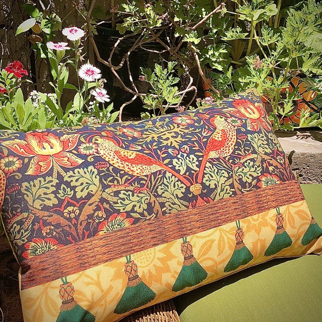 William Morris Tassel Design Lumbar Pillow Lumbarkudde (Skapare uppladdad)