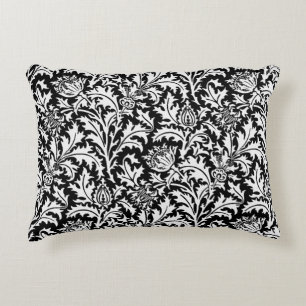William Morris Thistle Damask, Black and White Prydnadskudde