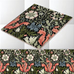 William Morris Vintage Compton Blommönster<br><div class="desc">Detta är ett digitalt utökat tryck som härletts ur ett antikt Compton-blommönster av det företag som grundades av William Morris. William Morris var en poet, romantiker, textildesigner och en viktig figur i British Arts and Crafts Movement. Hans design hade en medeltida inspirerad estetik och respekt för hantverksföretag och traditionell textilkonst....</div>