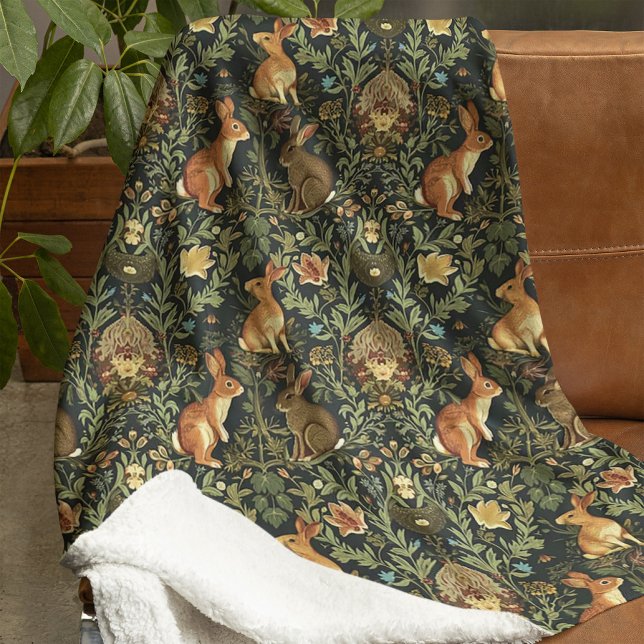 William Morris Woodland Blommigt Rabbits jul Fleecefilt (Skapare uppladdad)