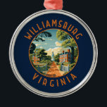 Williamsburg Virginia Retro Distress Circle Julgransprydnad Metall<br><div class="desc">Williamsburs retro-vektorresedesign. Williamsburg,  en stad i delstaten Virginia i USA,  var huvudstad i Virginia Colony från 1699 till 1780 och spelade en viktig roll i den amerikanska Revolutionen.</div>
