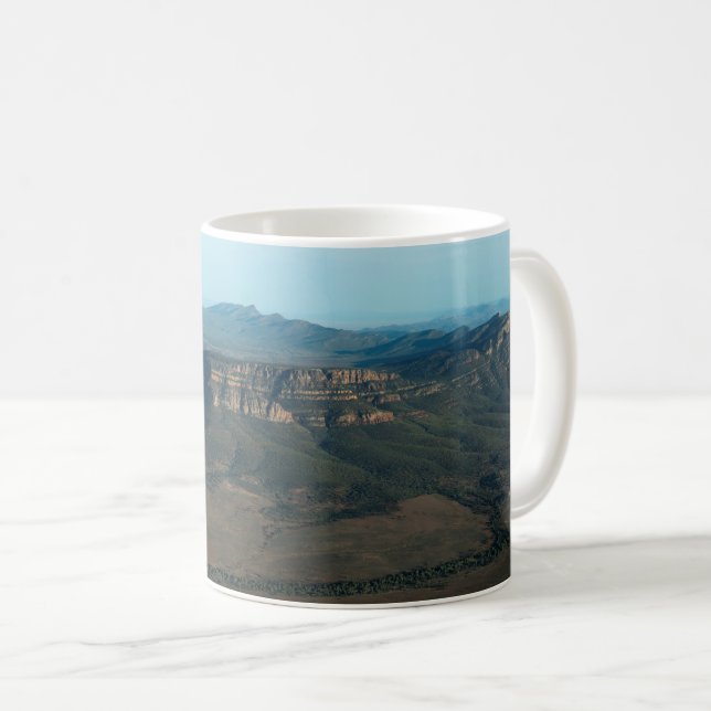 Wilpena Pound från luften, Ikara-Flinders Ranges Kaffemugg (Framsida höger)