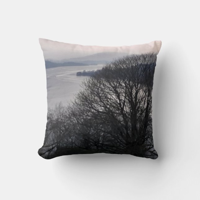 Windermere in Winter - Sjö District Cushion Kudde (Framsida)