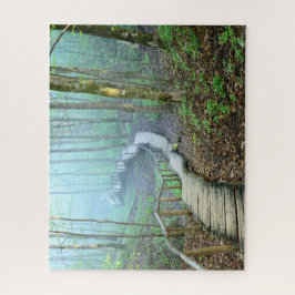 Winding Wooden Trappor genom Skogen Pussel