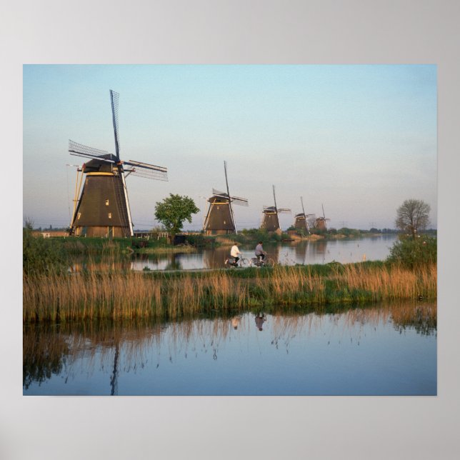 Windmills, Kinderdijk, Nederländerna Poster (Framsidan)