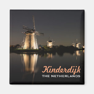 Windmills som är upplyst på den nattKinderdijk Magnet