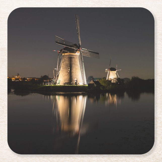 Windmills som är upplyst på nattkustfartyget underlägg papper kvadrat (Framsidan)