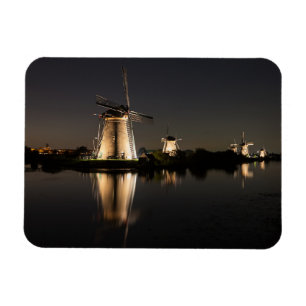 Windmills som är upplyst på nattrektangelmagnete magnet