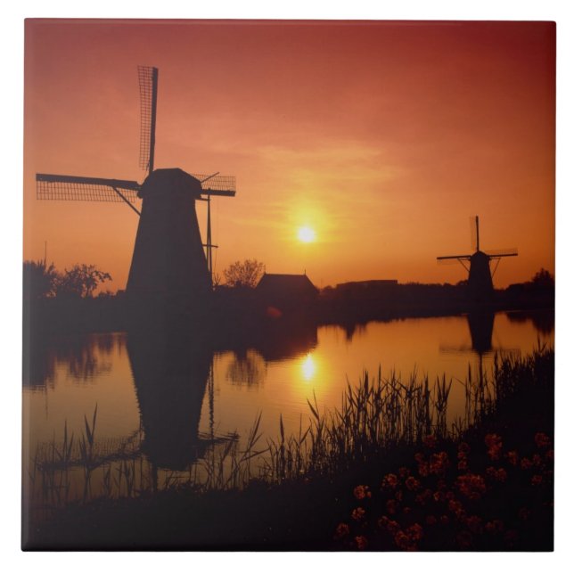 Windmills vid sunset, Kinderdijk, Nederländerna Kakelplatta (Framsidan)