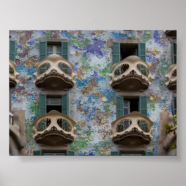 Windows of Casa Battlo in Barcelona Poster (Framsidan)