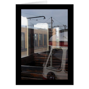 Windows Reflektioner av vintage Tåg Rail-kort Hälsningskort