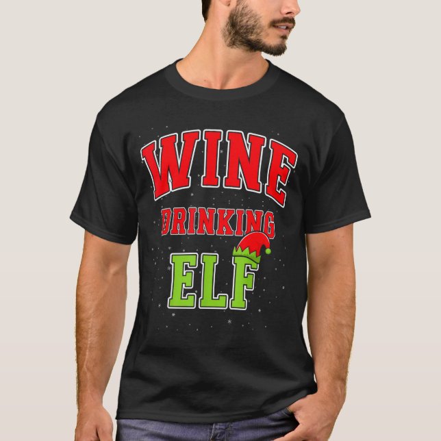 Wine Drinking Elf Christmas Family Matching Group  T Shirt (Framsida)