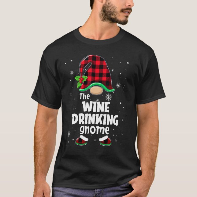 Wine Drinking Gnome Buffalo Plaid Christmas Matchi T Shirt (Framsida)