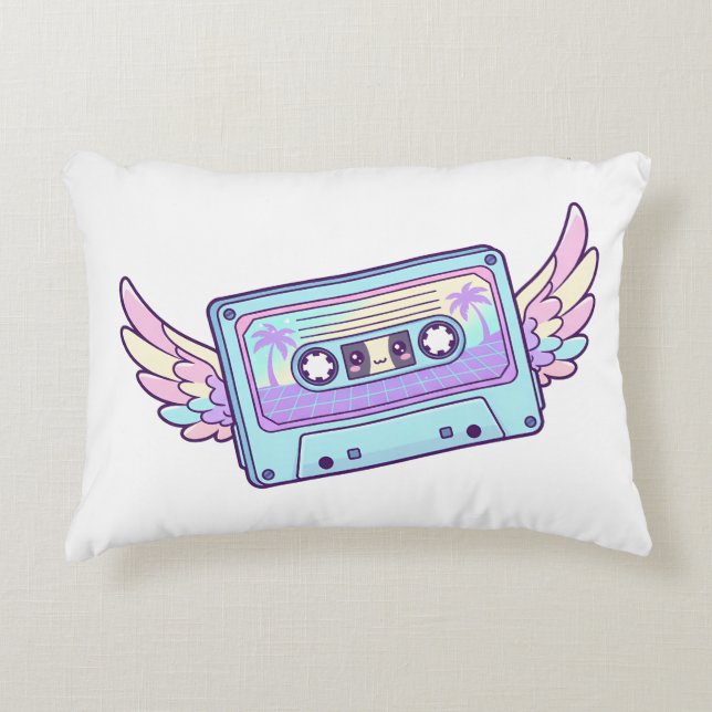 Winged Retro Cassette Prydnadskudde (Framsidan)