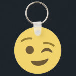 Winking Emoji Nyckelring<br><div class="desc">Winking Emoji. Emoji art 2 av EmojiOne. Licensierad under Kreativ Commons (CC-BY 4.0).</div>