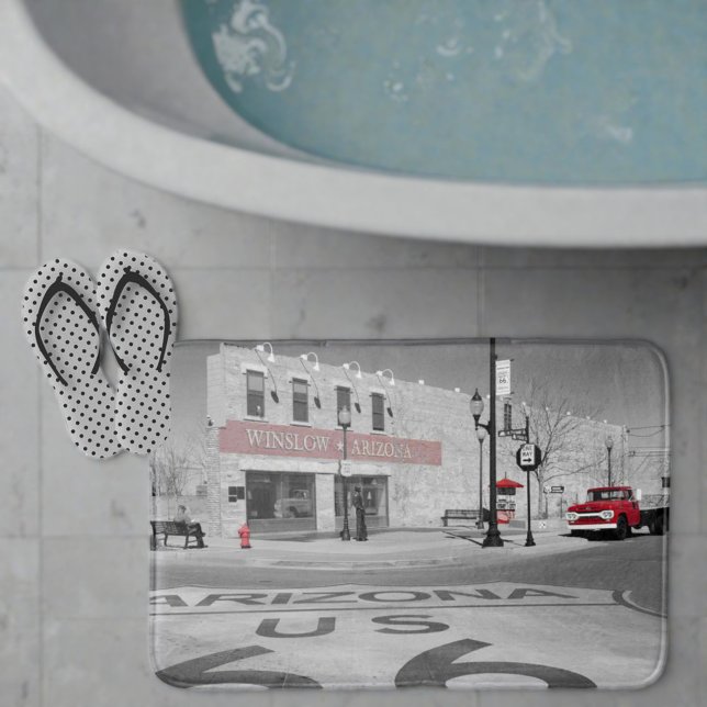 Winslow Arizona Red Stänk Photograph Badrumsmatta (Winslow, Arizona monochrome with red splash photograph bath mat. )