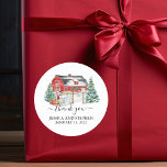 Winter Barn jul Bröllop Runt Klistermärke<br><div class="desc">Den här designen kan vara personlig i det område som tillhandahålls genom att ändra fotot och/eller text. Du kan också anpassa den genom att klicka på Anpassa den här mallen och sedan välja klicka för att anpassa ytterligare alternativ och ta bort eller ändra färg i bakgrunden, lägga till text, ändra...</div>