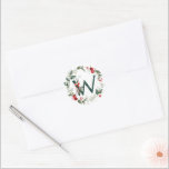 Winter Berries Monogram W Smårunda etiketter<br><div class="desc">Den här uppsättningen 20 små 1, 5-tums runda engramsförseglingar har en ljusröd och skogsbergsbrödande vinter-grönt med en dekorativ sage-grönt som första början.</div>