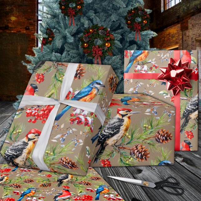 Winter Birds Gräs Cones & Red Berries Helgdag Presentpapper (Winter Birds Pine Cones & Red Berries Holiday Wrapping Paper Rolls in 6 and 15 foot lengths.)