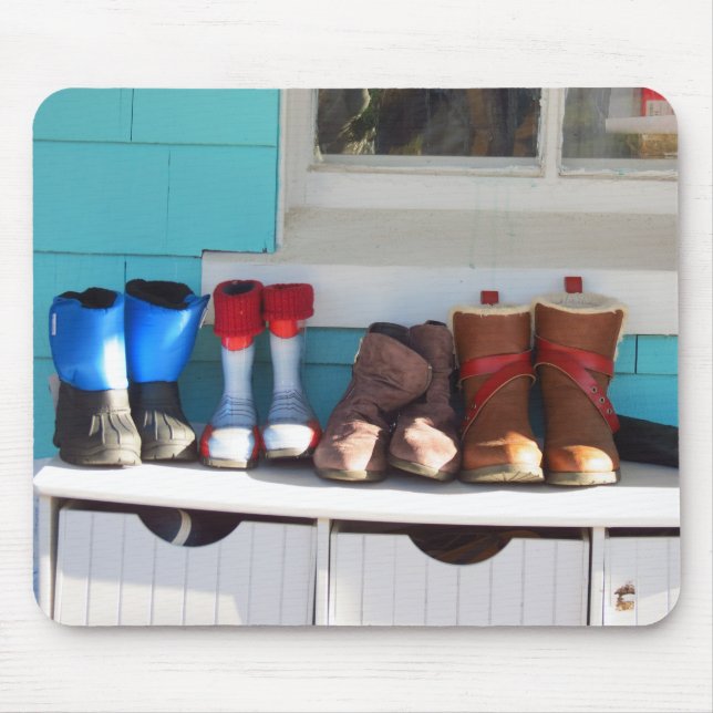 Winter Boots All in a Row - Martha's Vineyard Musmatta (Framsidan)