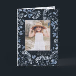 Winter Bouquet | Mitt Hanukkah-fotokort Helgkort<br><div class="desc">Hanukkah-fotokortet med elegant har ett favoritfoto omgivet av en gräns av ömtålig blå botanisk bladfilm och små blommar av vattenfärgad blomma på en rik marin bakgrund. Din anpassningsbar Julhälsningar och familjen namn eller namn visas under fotot med chicens vita bokstäver. Lägg till ett förhandsutskrivet anpassningsbar på insidan.</div>