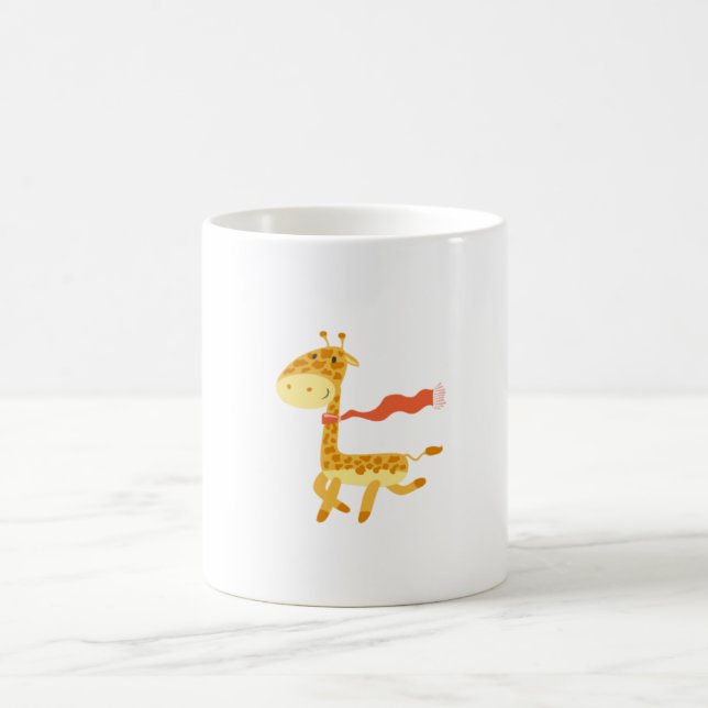 Winter Cheer: Den skrämda Giraffe 🦒 🧣 Kaffemugg (Center)