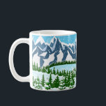 Winter christmas-bakgrund. Träet och sn gräs träd Kaffemugg<br><div class="desc">Winter christmas-bakgrund. Gräs träd och snö. Vinterlandskap med träd skog,  berg och by. Gott nytt år firande. Julafton helgdag. vintage illustrerar platta stilar,  bakgrund,  byggnad,  firande,  jultoma,  kall,  dag,  fir,  plan,  skog,  hälsning,  lycklig,  vintage,  backe,  helgdag,  hus,  illustration,  landskap,  bergsmiljö,  natur,  ,  reflektion,  illustration</div>