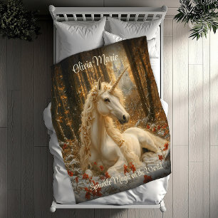 Winter Forest Unicorn Resten i Snö Fantasy Fleecefilt
