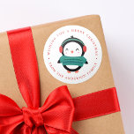 Winter Friends | Penguin Helgdag Runt Klistermärke<br><div class="desc">Lägg till en unik beröring i dina helgdag med våra Winter Friends-helgdag. De festliga klistermärkena har en söt,  tecknad penguin som bär öronmuffar och en tröja med anpassningsbarna hälsning och familjens namn som gränsar till dekalen med röd skrift.</div>