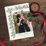 Winter Greenery Ivory Photo Jul Petite Julkort<br><div class="desc">Den här eleganten är Helgdag Winter Greenery Ivory Photo Jul Petite Card helt anpassade. Vill du anpassa ännu mer? Klicka på "Redigera med Design Verktyg". Den här designen ingår i en samling. Ursprungliga vattenfärgsgrafik som färgats av designern Stacey Meacham.</div>