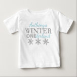 Winter ONEderland 1:a födelsedag T Shirt<br><div class="desc">Fira i stil med det här trendiget,  första födelsedag t-shirt. Utformningen är enkel att anpassa med din egen formulering och din lilla snöflake kommer att se så söt ut med den här söta anpassningsbarna t-shirt. Matchande objekt i party finns i samlingen.</div>