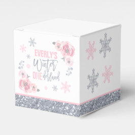 Winter ONEderland Rosa Silver Snowflake Birthday Presentaskar