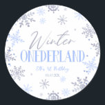 Winter ONEderland Snowflake 1st Birthday Party Runt Klistermärke<br><div class="desc">Det här är Winter ONEderland Blue Snowflake 1st First Födelsedagsfest Favor Stickers!</div>