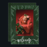 Winter Photo Baby Tillkännagivande för födelse Julkort<br><div class="desc">Vi presenterar ditt nyfödda med den här enkla vintern tillkännagivande för födelse som har en gräns av gräs boughs and dots på en mörk grönt bakgrund plus din baby födelseinfo på baksidan i chic lettering. *Lägg till fler foton eller mer information på baksidan med länken CUSTOMIZE ytterligare. *VÅGRÄT har gjorts...</div>