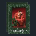 Winter Photo Baby Tillkännagivande för födelse Julkort<br><div class="desc">Vi presenterar ditt nyfödda med den här enkla vintern tillkännagivande för födelse som har en gräns av gräs boughs and dots på en mörk grönt bakgrund plus din baby födelseinfo på baksidan i chic lettering. *Lägg till fler foton eller mer information på baksidan med länken CUSTOMIZE ytterligare. *VÅGRÄT har gjorts...</div>