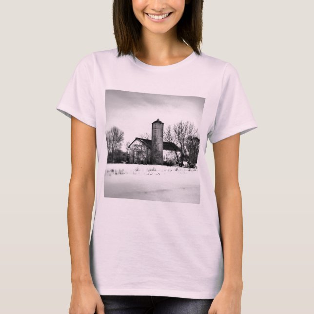 Winter Refuge Barn Tee Shirt (Framsida)
