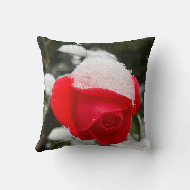 Winter Rose Throw Pillow  Kudde (Baksida)