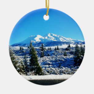 Winter Snö vid Mount Shasta, CA Julgransprydnad Keramik