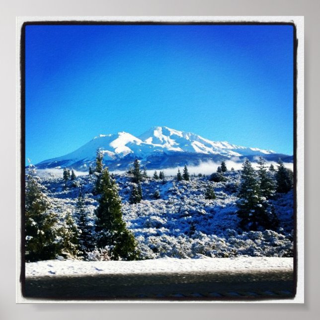 Winter Snö vid Mount Shasta, CA Poster (Framsidan)