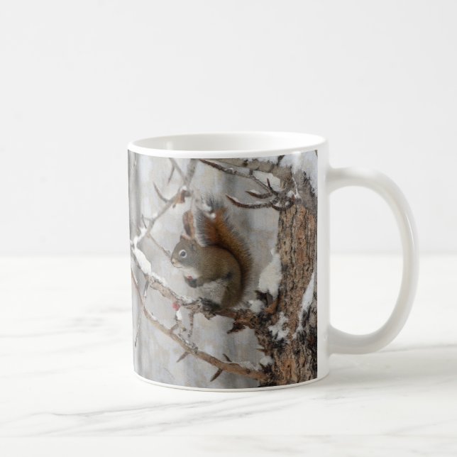 Winter Squirrel, Snö & Red Berries Julafton Design Kaffemugg (Höger)