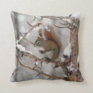 Winter Squirrel, Snö & Red Berries Julafton Design Kudde